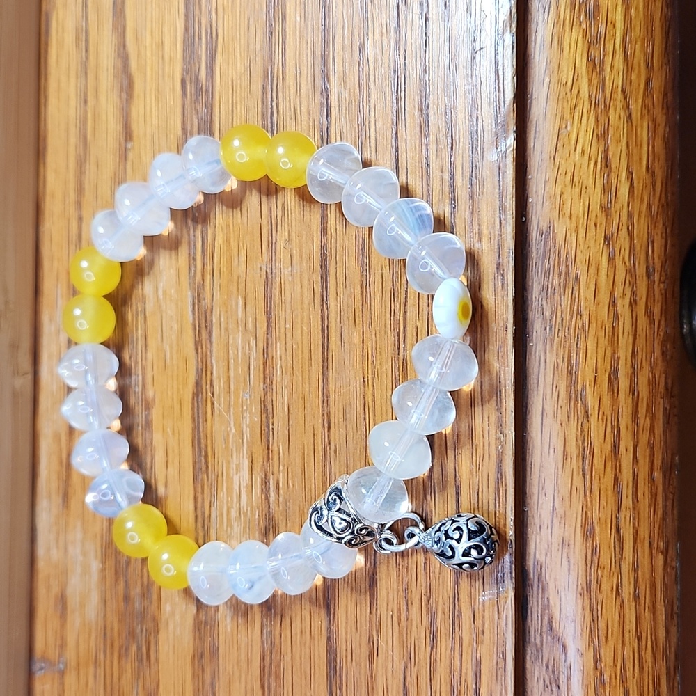 NWT Sunshine Yellow Carnelian and Lemon Quartz Stretch Bracelet